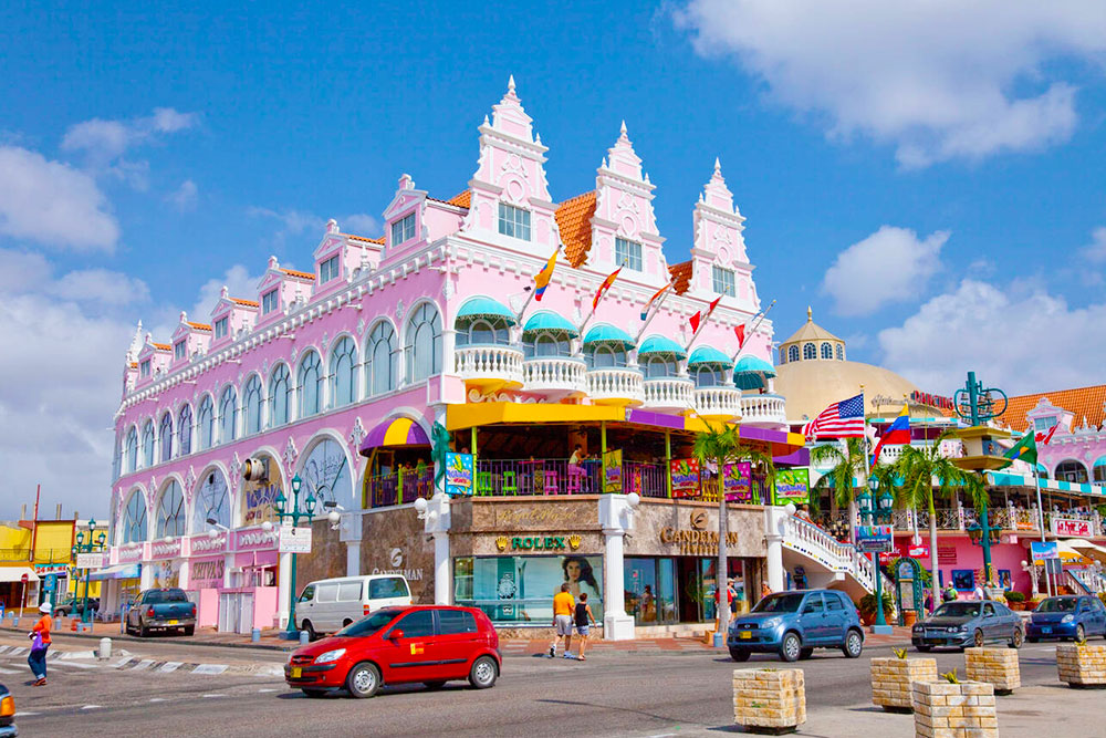 The Main Street of Oranjestad in Aruba - Cheapest Time