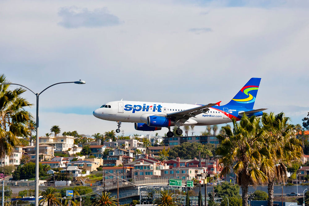 Spirit Airline on Final Approach to Lindbergh Field San Diego - Cheapest Time